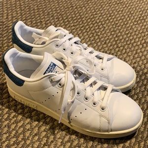 Adidas Stan Smith | Women’s: 7 / Runs big